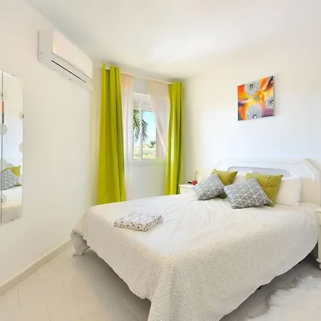 Stylish 2br Club Caronte, Costa Apartment